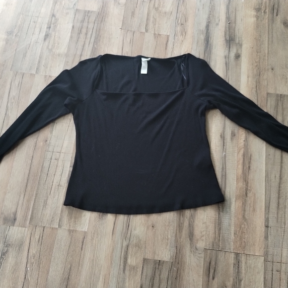 H&M Top - Picture 3 of 4